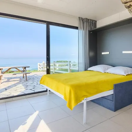 Guestready - L'Uhabia Beachfront Retreat With Parking Access! *