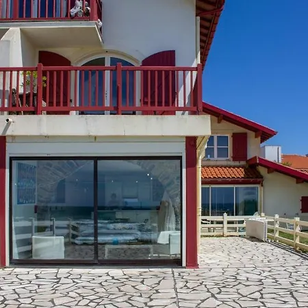 Guestready - L'Uhabia Beachfront Retreat With Parking Access! Daire Bidart
