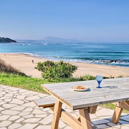Guestready - L'Uhabia Beachfront Retreat With Parking Access! * Bidart