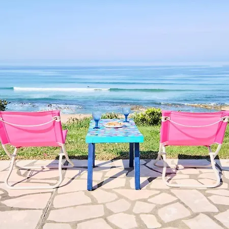 Guestready - L'Uhabia Beachfront Retreat With Parking Access!
