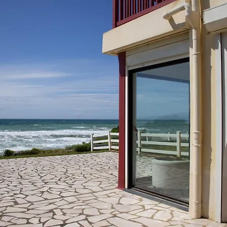 Guestready - L'Uhabia Beachfront Retreat With Parking Access! Daire